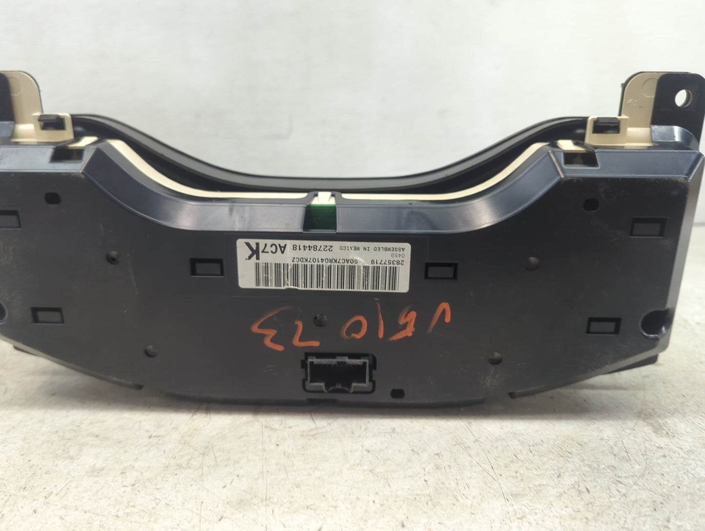 2013-2017 Gmc Savana Instrument Cluster Speedometer Gauges P/N:28357719 50AC7KRQ4107KDCZ Miles: Fits Fits 2013 2014 2015 201