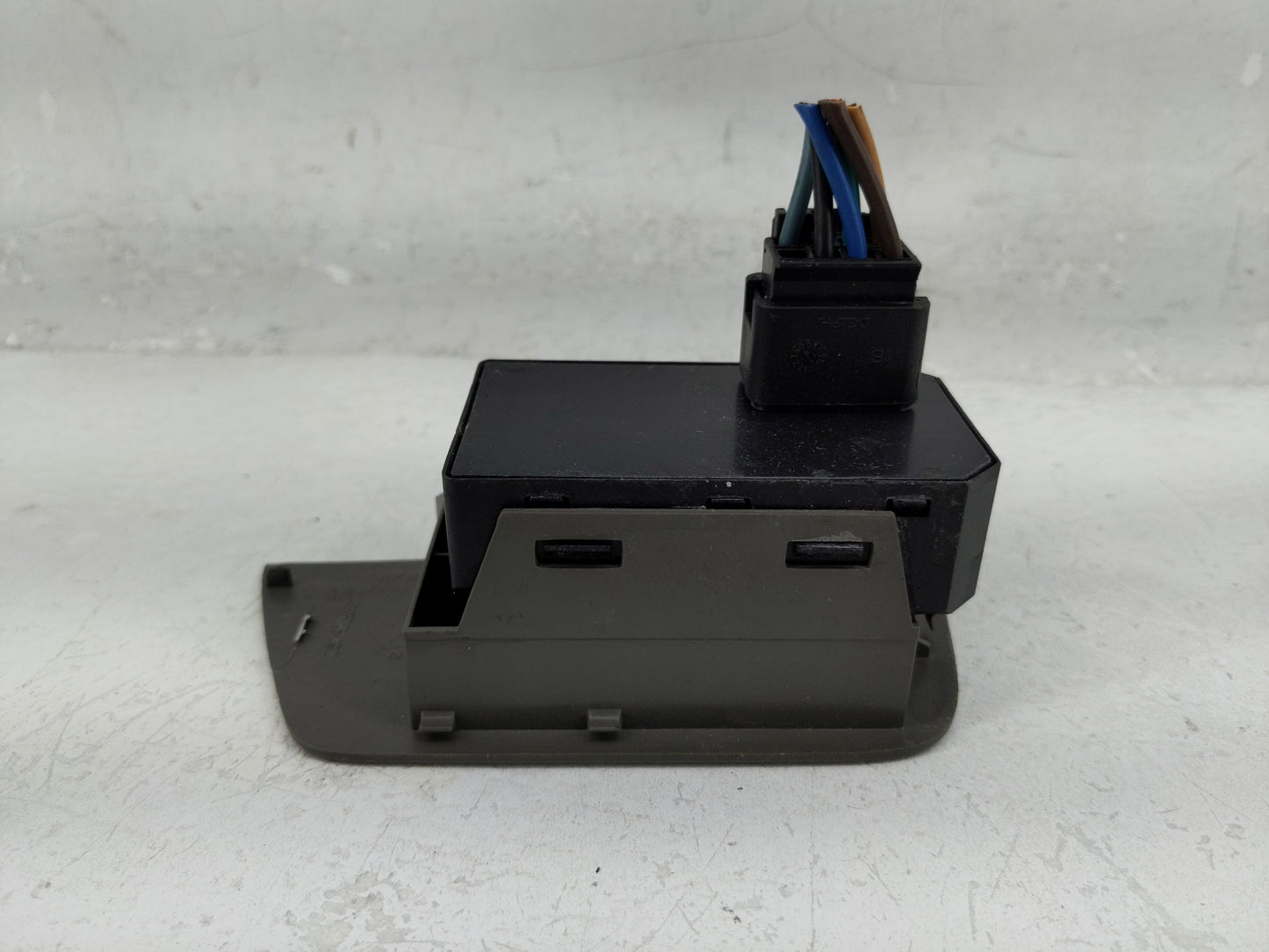 2008-2014 Gmc Savana 1500 Master Power Window Switch Replacement Driver Side Left P/N:25783333 Fits OEM Used Auto Parts - Oe