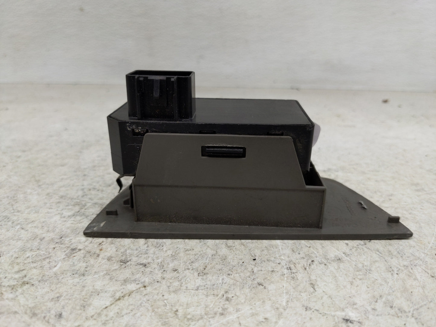 2008-2014 Gmc Savana 1500 Master Power Window Switch Replacement Driver Side Left P/N:25783333 Fits OEM Used Auto Parts - Oe
