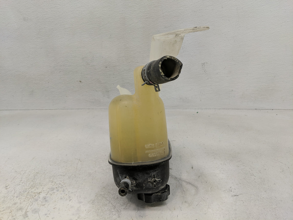 2014 Gmc Sierra 1500 Radiator Coolant Overflow Expansion Tank Bottle 1241258 - Oemusedautoparts1.com