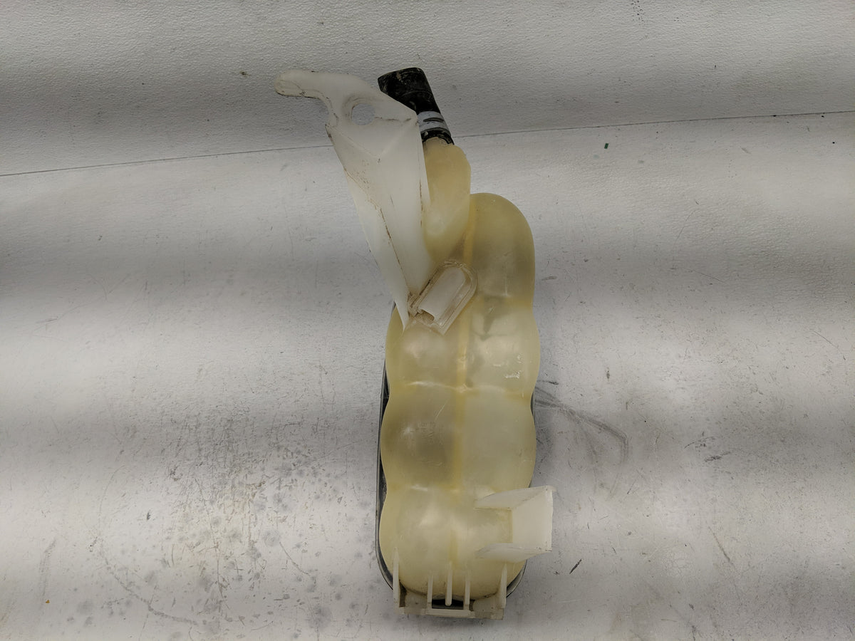 2014 Gmc Sierra 1500 Radiator Coolant Overflow Expansion Tank Bottle 1241258 - Oemusedautoparts1.com