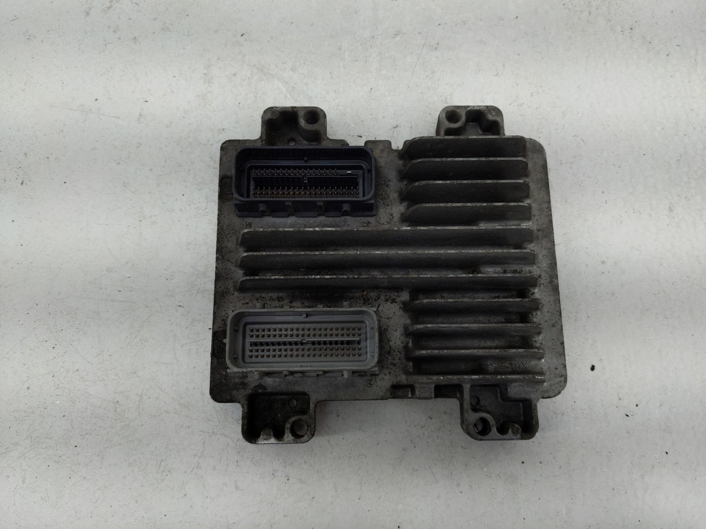 2014-2016 Gmc Sierra 1500 PCM Engine Control Computer ECU ECM PCU OEM P/N:12639900 Fits Fits 2014 2015 2016 OEM Used Auto Pa