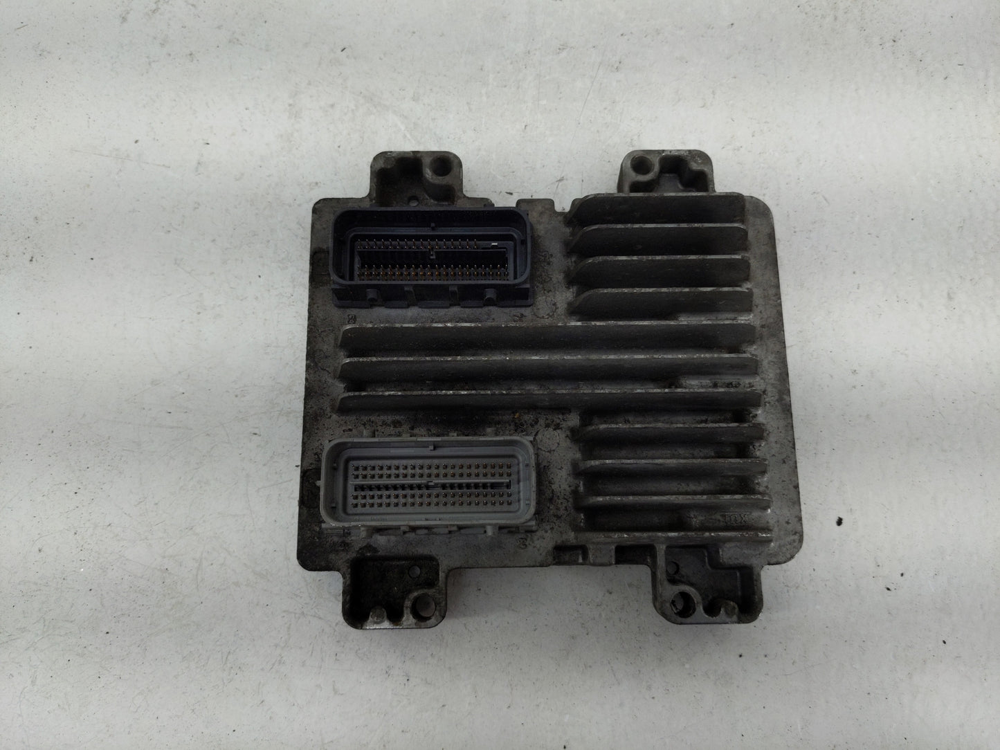2014-2016 Gmc Sierra 1500 PCM Engine Control Computer ECU ECM PCU OEM P/N:12639900 Fits Fits 2014 2015 2016 OEM Used Auto Pa