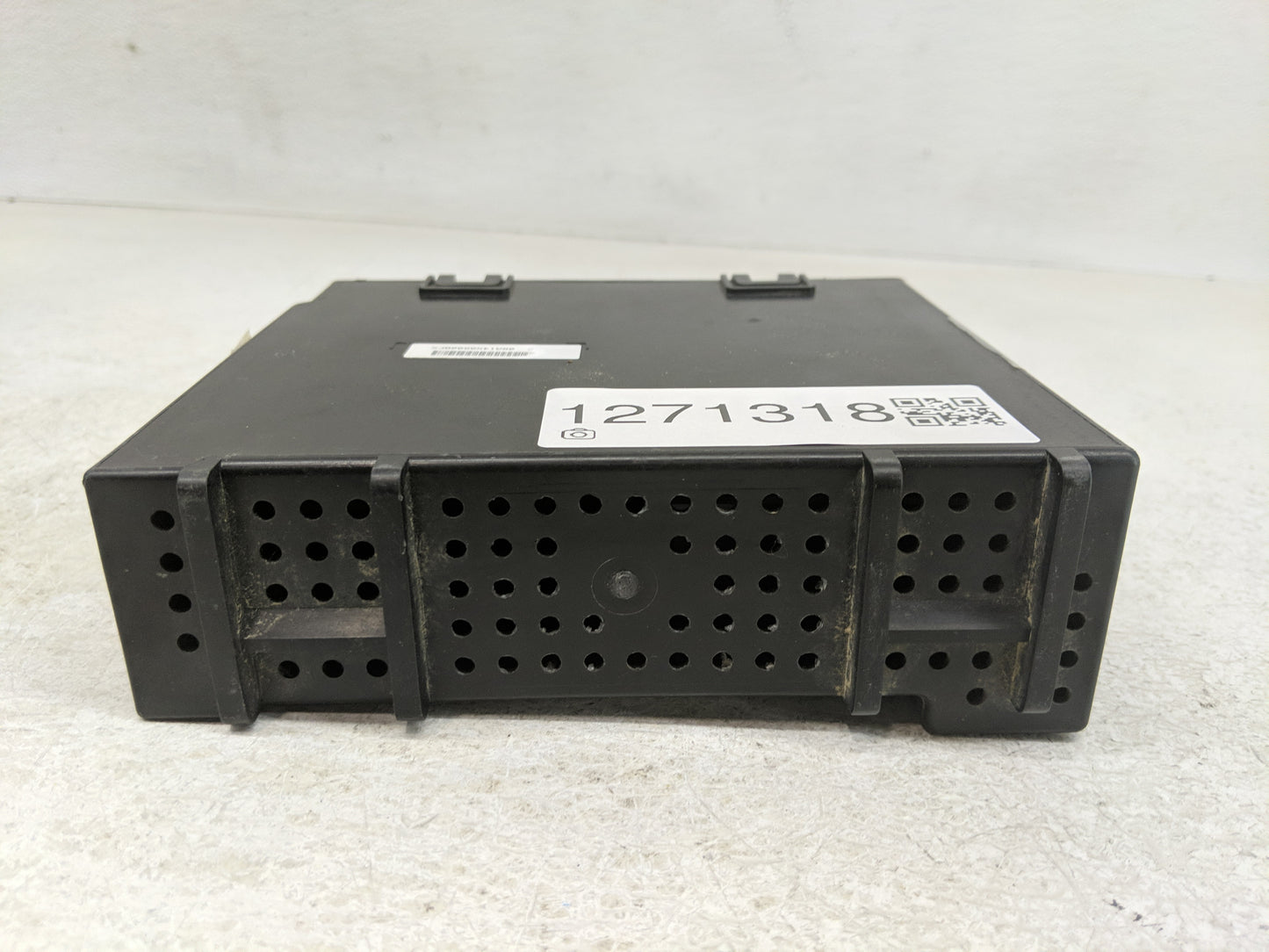 2014 Gmc Sierra 1500 Radio AM FM Cd Player Receiver Replacement P/N:13592808 Fits Fits 2015 OEM Used Auto Parts - Oemusedaut