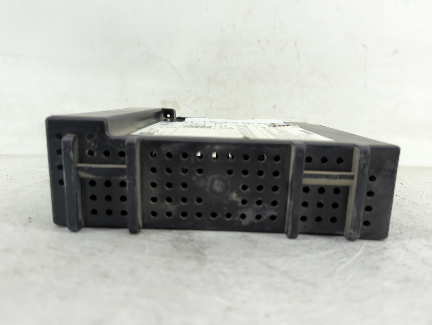 2014 Gmc Sierra 1500 Radio AM FM Cd Player Receiver Replacement P/N:812425551 13591982 Fits OEM Used Auto Parts - Oemusedaut