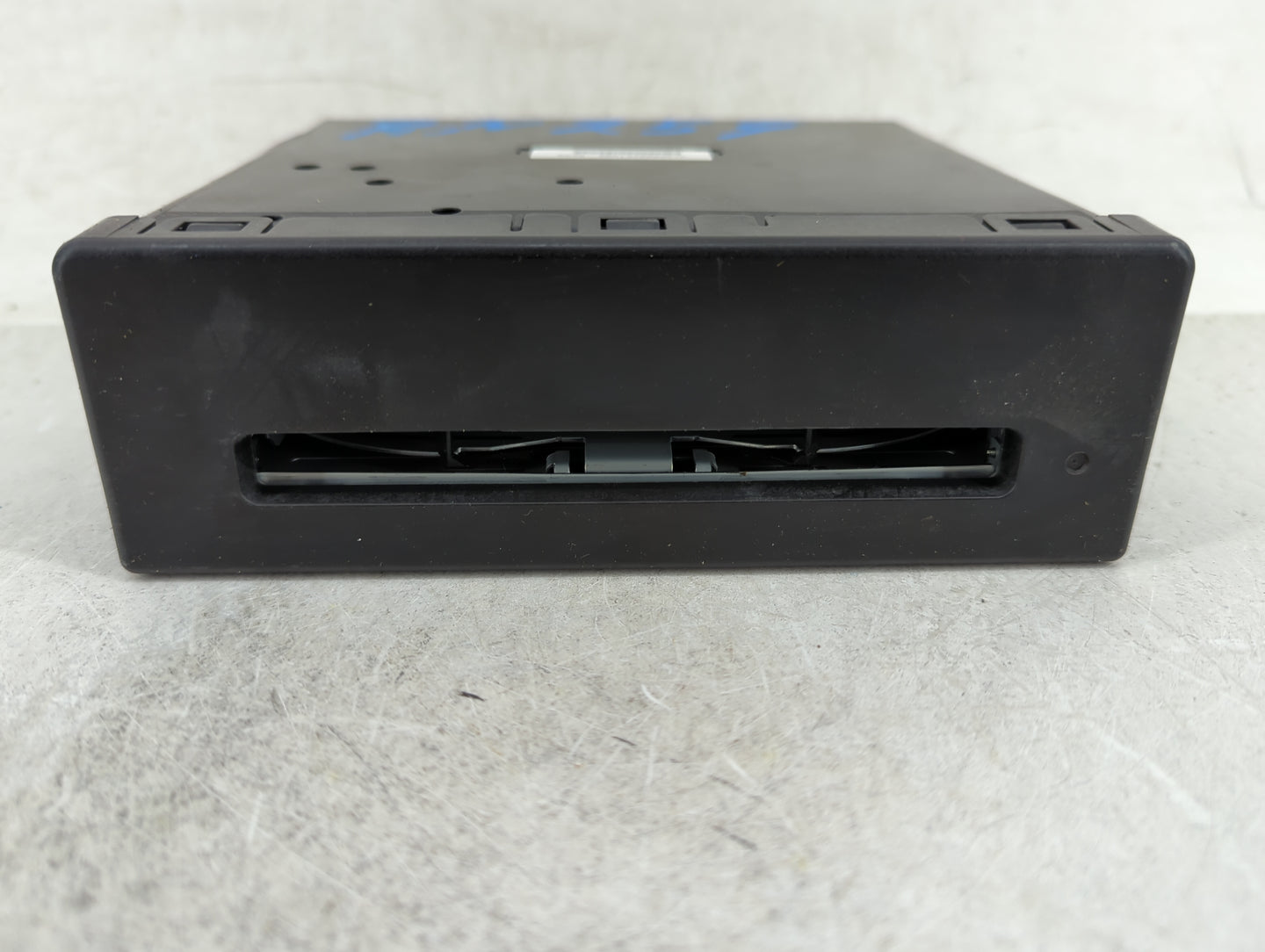 2014 Gmc Sierra 1500 Radio AM FM Cd Player Receiver Replacement P/N:13590747 Fits Fits 2013 2015 OEM Used Auto Parts - Oemus