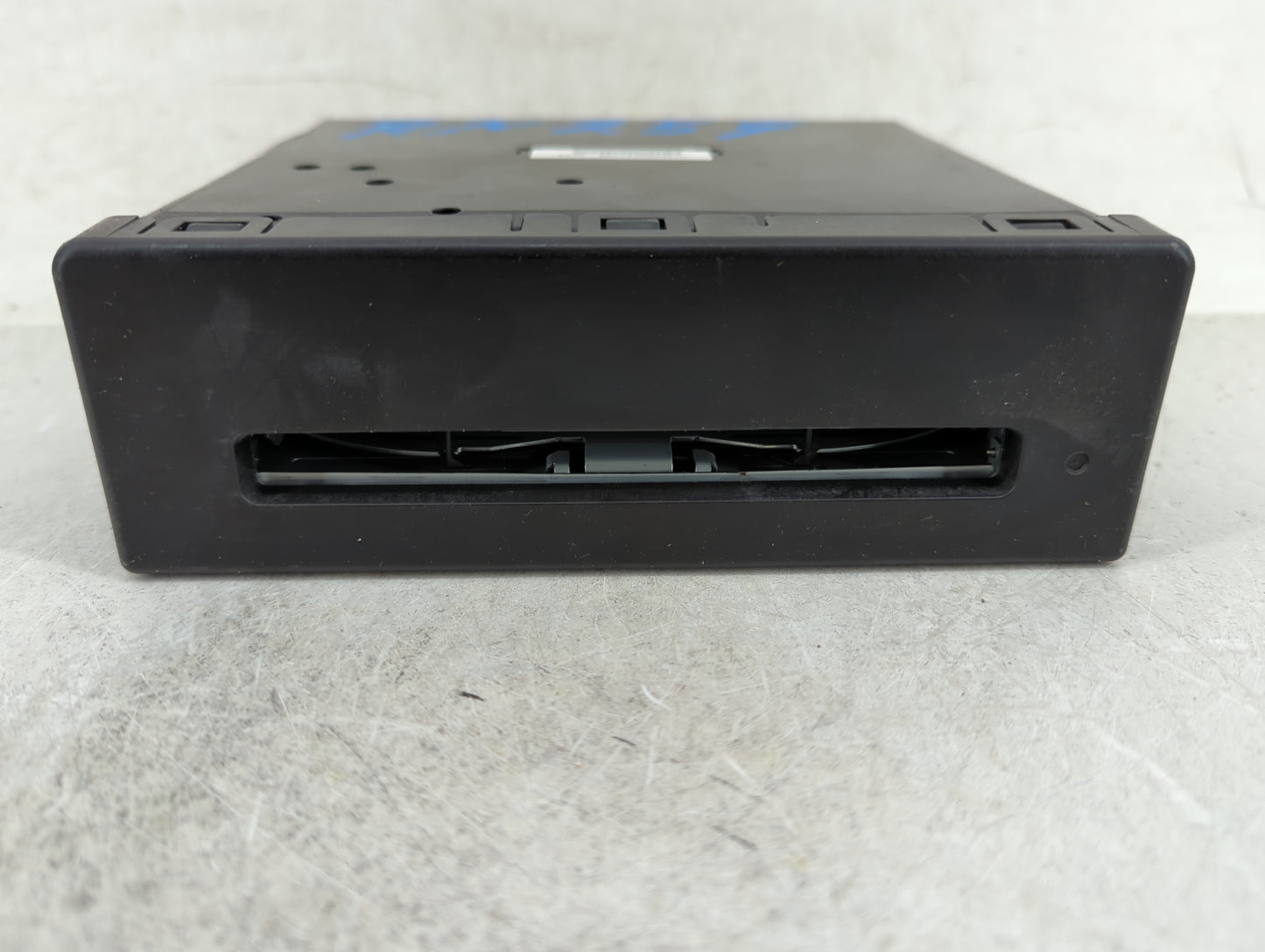 2014 Gmc Sierra 1500 Radio AM FM Cd Player Receiver Replacement P/N:13590747 Fits Fits 2013 2015 OEM Used Auto Parts - Oemus