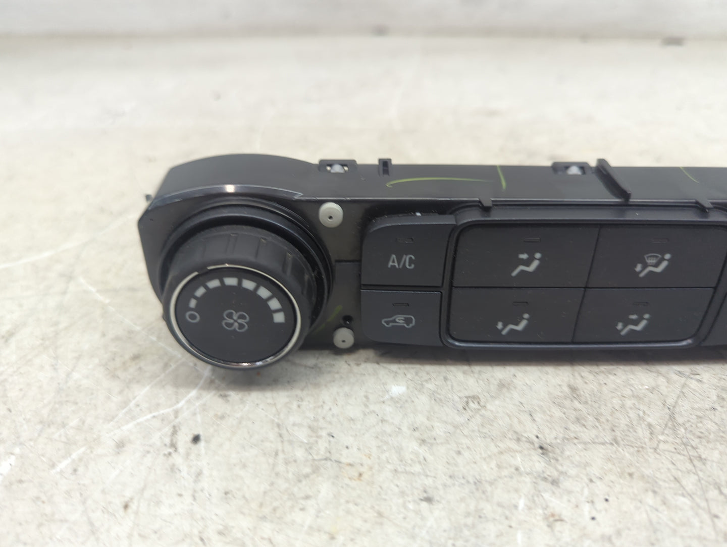2015 Gmc Sierra 1500 Climate Control Module Temperature AC/Heater Replacement P/N:23486618 81S372982, 737020000000X Fits OEM