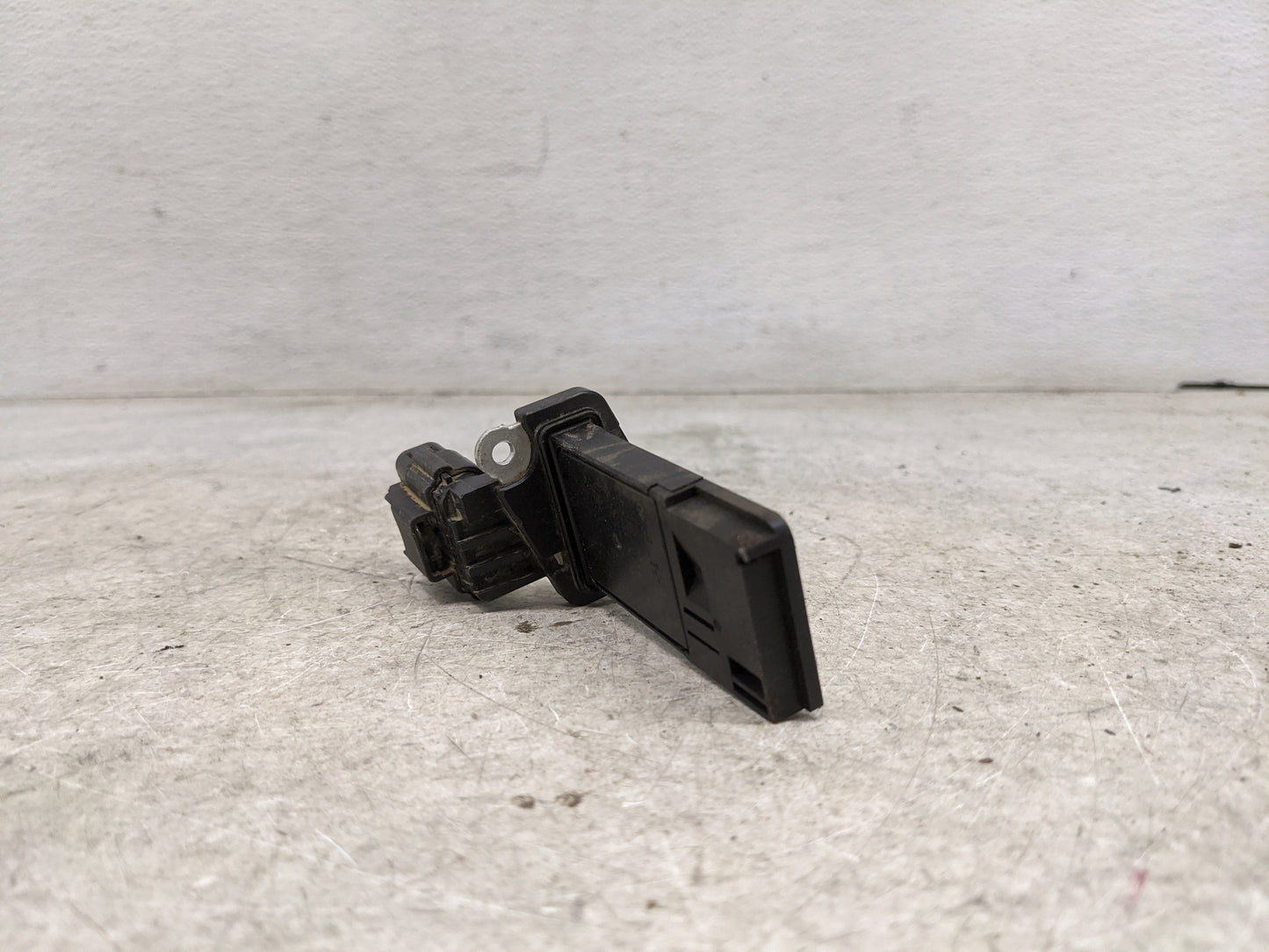 2014-2019 Gmc Sierra 1500 Mass Air Flow Meter Maf 1487467 - Oemusedautoparts1.com