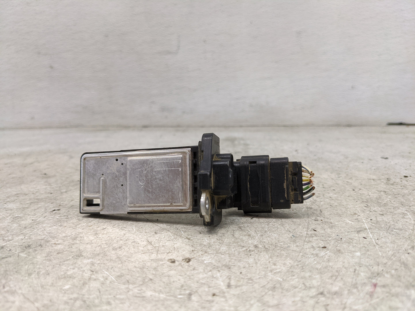 2014-2019 Gmc Sierra 1500 Mass Air Flow Meter Maf 1487467 - Oemusedautoparts1.com
