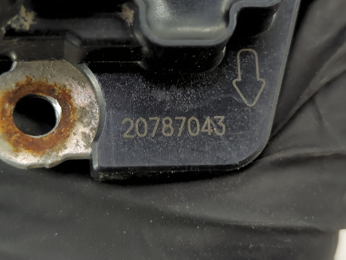 2014-2019 Gmc Sierra 1500 Mass Air Flow Meter Maf 1489941 - Oemusedautoparts1.com