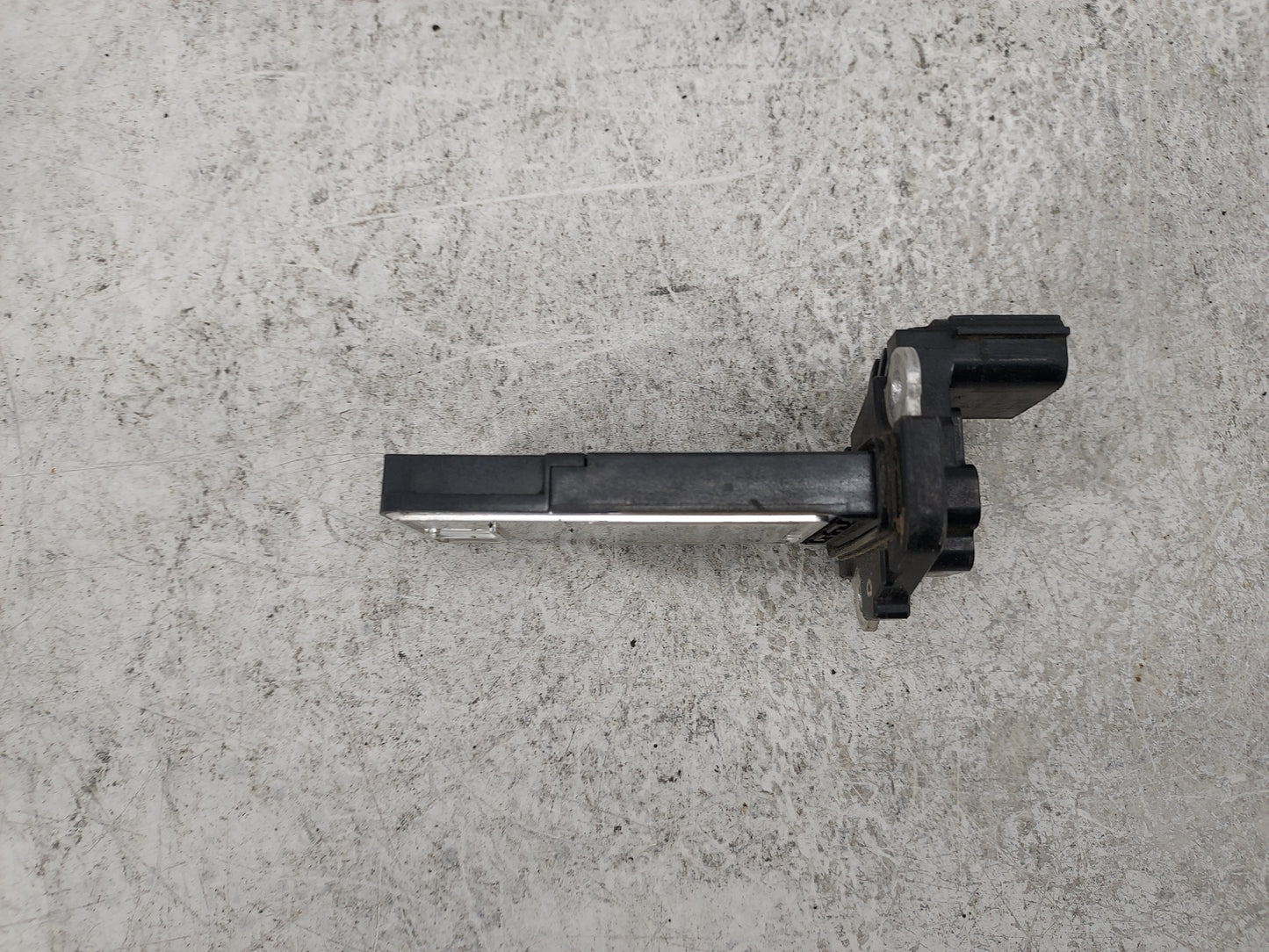 2014-2019 Gmc Sierra 1500 Mass Air Flow Meter Maf 1489949 - Oemusedautoparts1.com