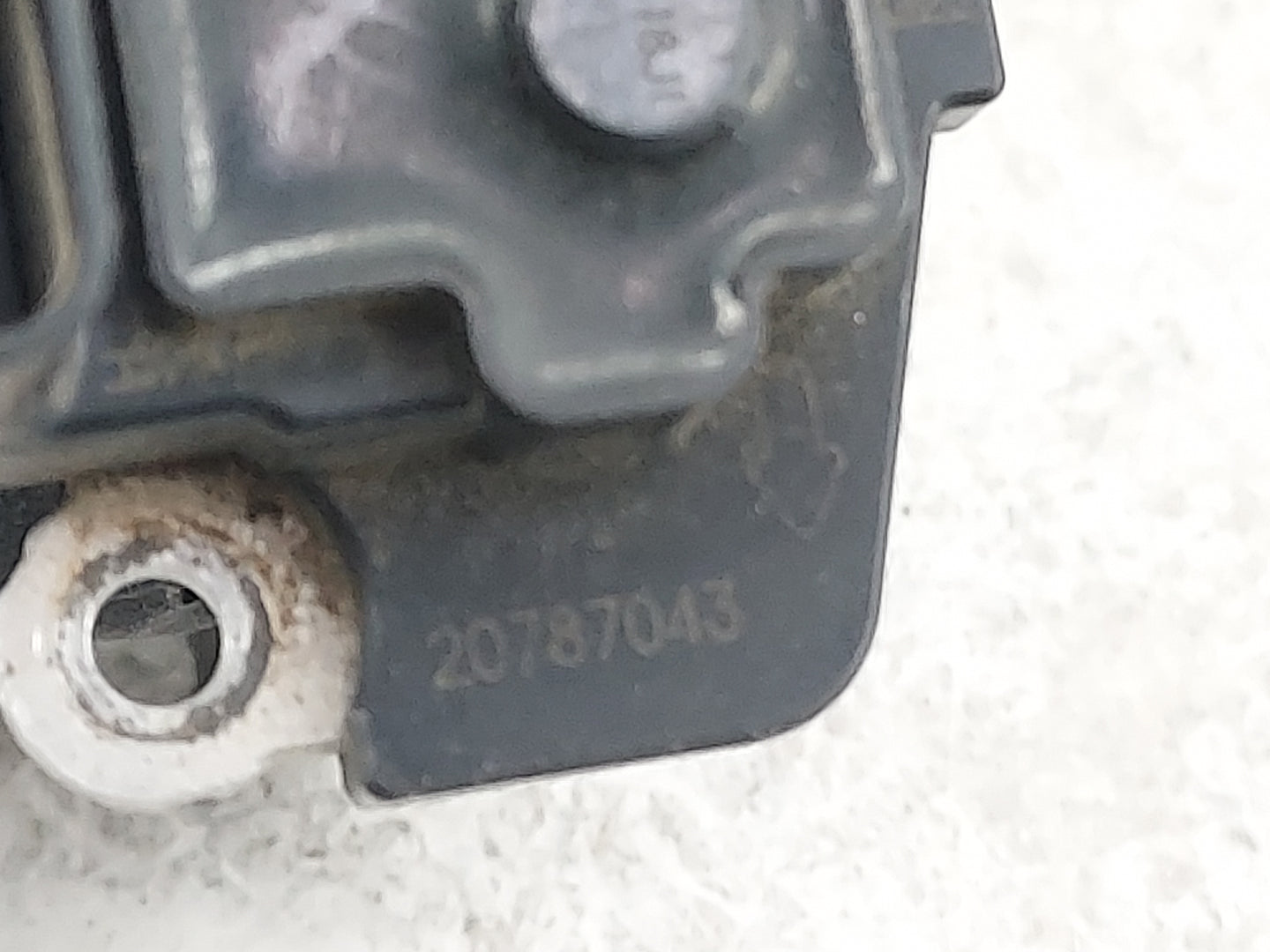 2014-2019 Gmc Sierra 1500 Mass Air Flow Meter Maf 1489949 - Oemusedautoparts1.com