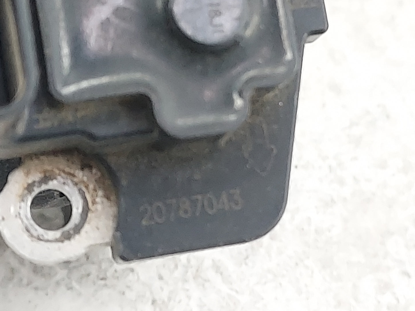 2014-2019 Gmc Sierra 1500 Mass Air Flow Meter Maf 1489949 - Oemusedautoparts1.com