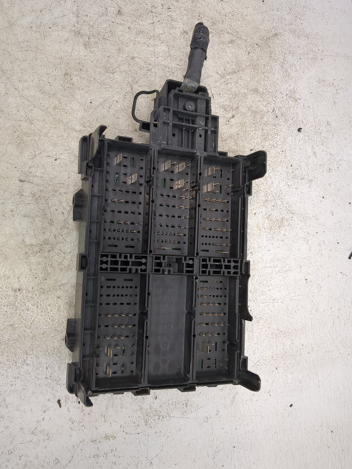 2016 Gmc Sierra 1500 Fusebox Fuse Box Panel Relay Module P/N:23143471 Fits Fits 2017 OEM Used Auto Parts - Oemusedautoparts1