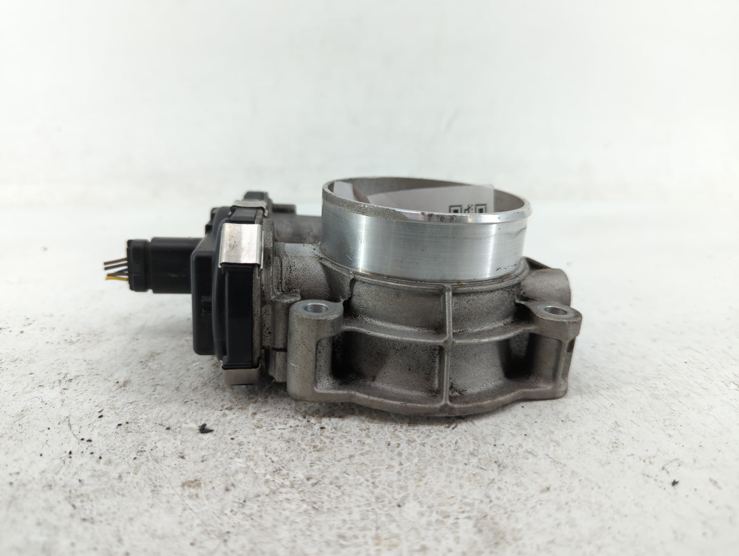 2014-2015 Gmc Sierra 1500 Throttle Body P/N:12632171BA Fits Fits 2014 2015 OEM Used Auto Parts - Oemusedautoparts1.com
