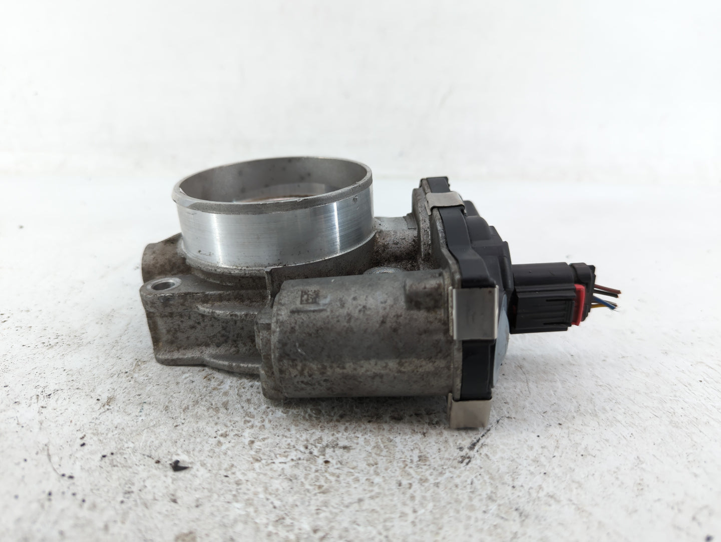 2014-2015 Gmc Sierra 1500 Throttle Body P/N:12632171BA Fits Fits 2014 2015 OEM Used Auto Parts - Oemusedautoparts1.com