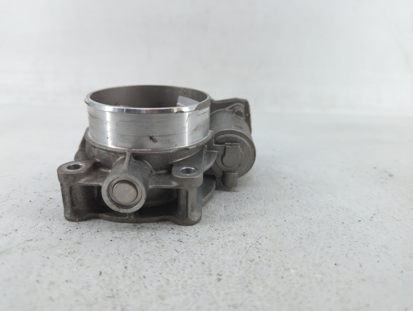 2014-2015 Gmc Sierra 1500 Throttle Body P/N:12632171BA Fits Fits 2014 2015 OEM Used Auto Parts - Oemusedautoparts1.com