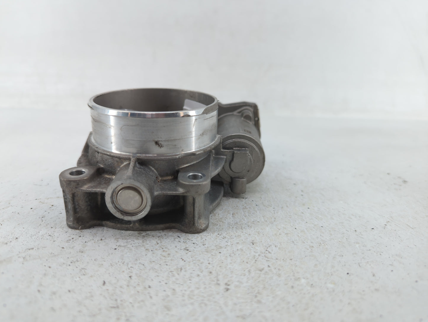 2014-2015 Gmc Sierra 1500 Throttle Body P/N:12632171BA Fits Fits 2014 2015 OEM Used Auto Parts - Oemusedautoparts1.com