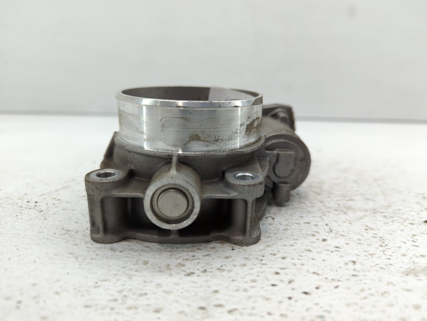 2014-2015 Gmc Sierra 1500 Throttle Body P/N:12632171BA Fits Fits 2014 2015 OEM Used Auto Parts - Oemusedautoparts1.com