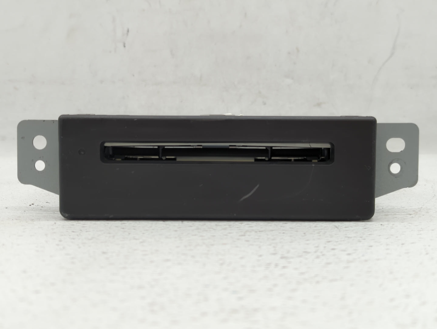 2014-2014 Gmc Sierra 1500 Am Fm Cd Player Radio Receiver - Oemusedautoparts1.com