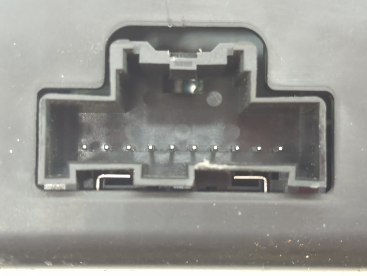 2014-2014 Gmc Sierra 1500 Am Fm Cd Player Radio Receiver - Oemusedautoparts1.com