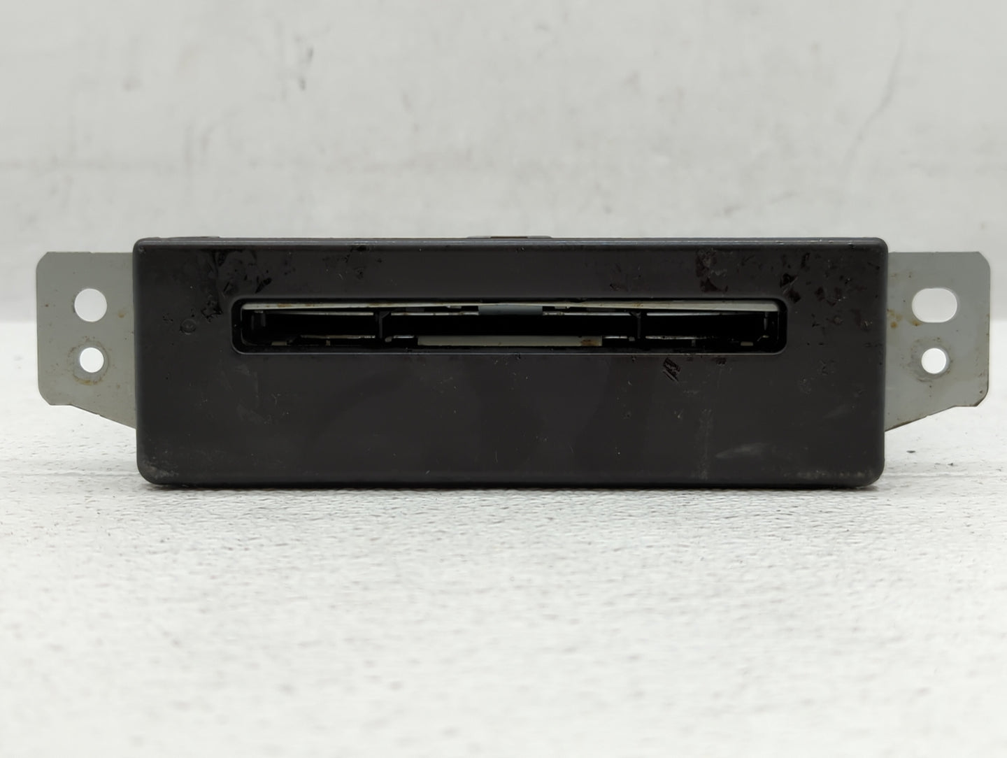 2014-2014 Gmc Sierra 1500 Am Fm Cd Player Radio Receiver - Oemusedautoparts1.com