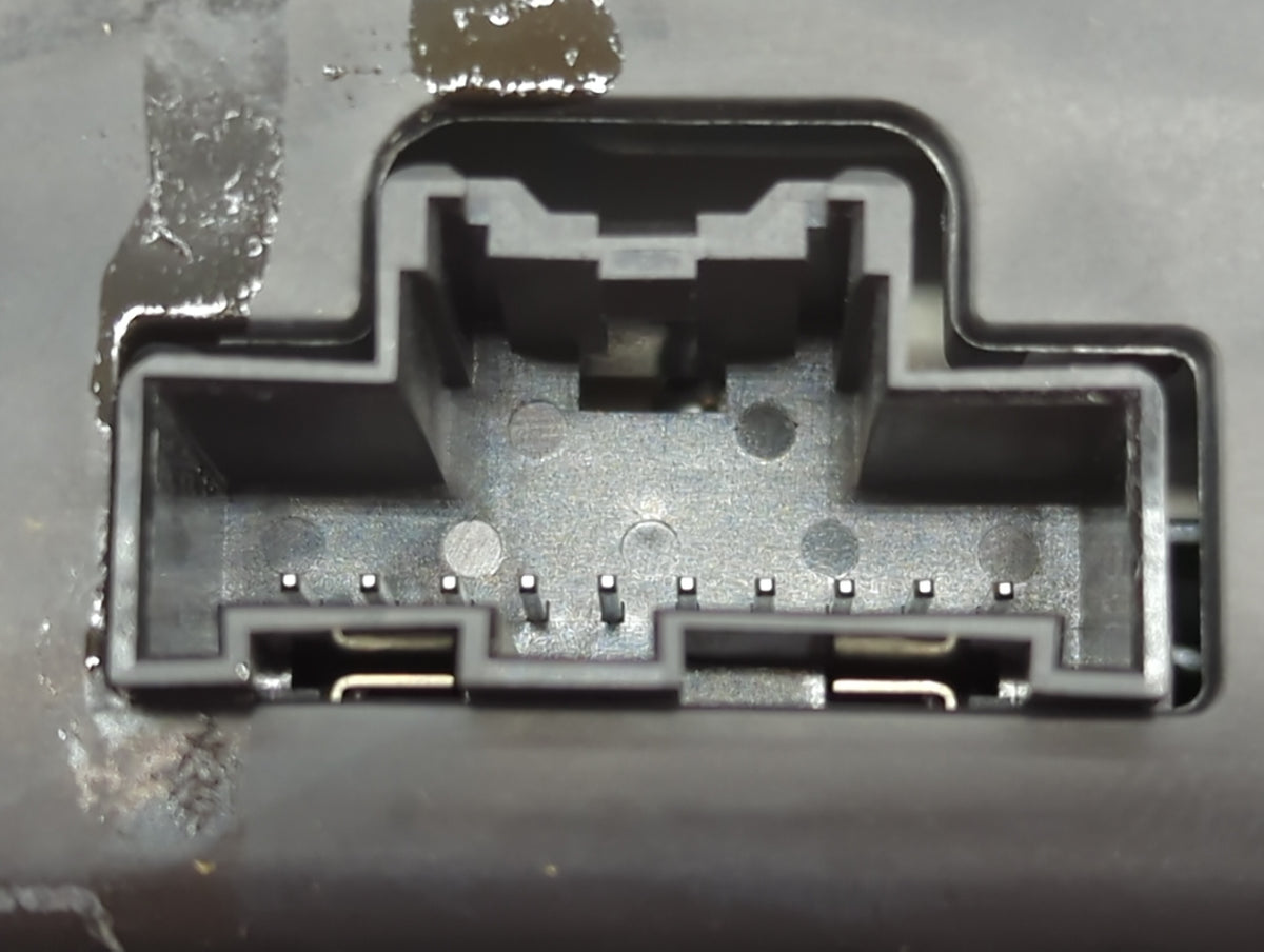 2014-2014 Gmc Sierra 1500 Am Fm Cd Player Radio Receiver 521864 - Oemusedautoparts1.com