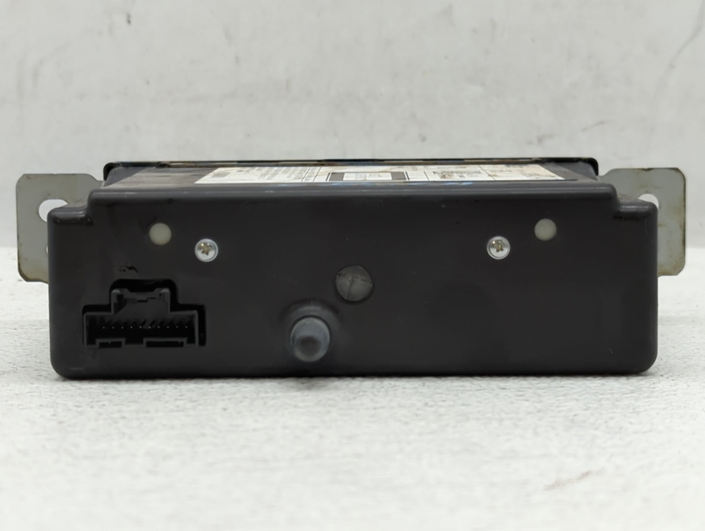 2014-2014 Gmc Sierra 1500 Am Fm Cd Player Radio Receiver - Oemusedautoparts1.com