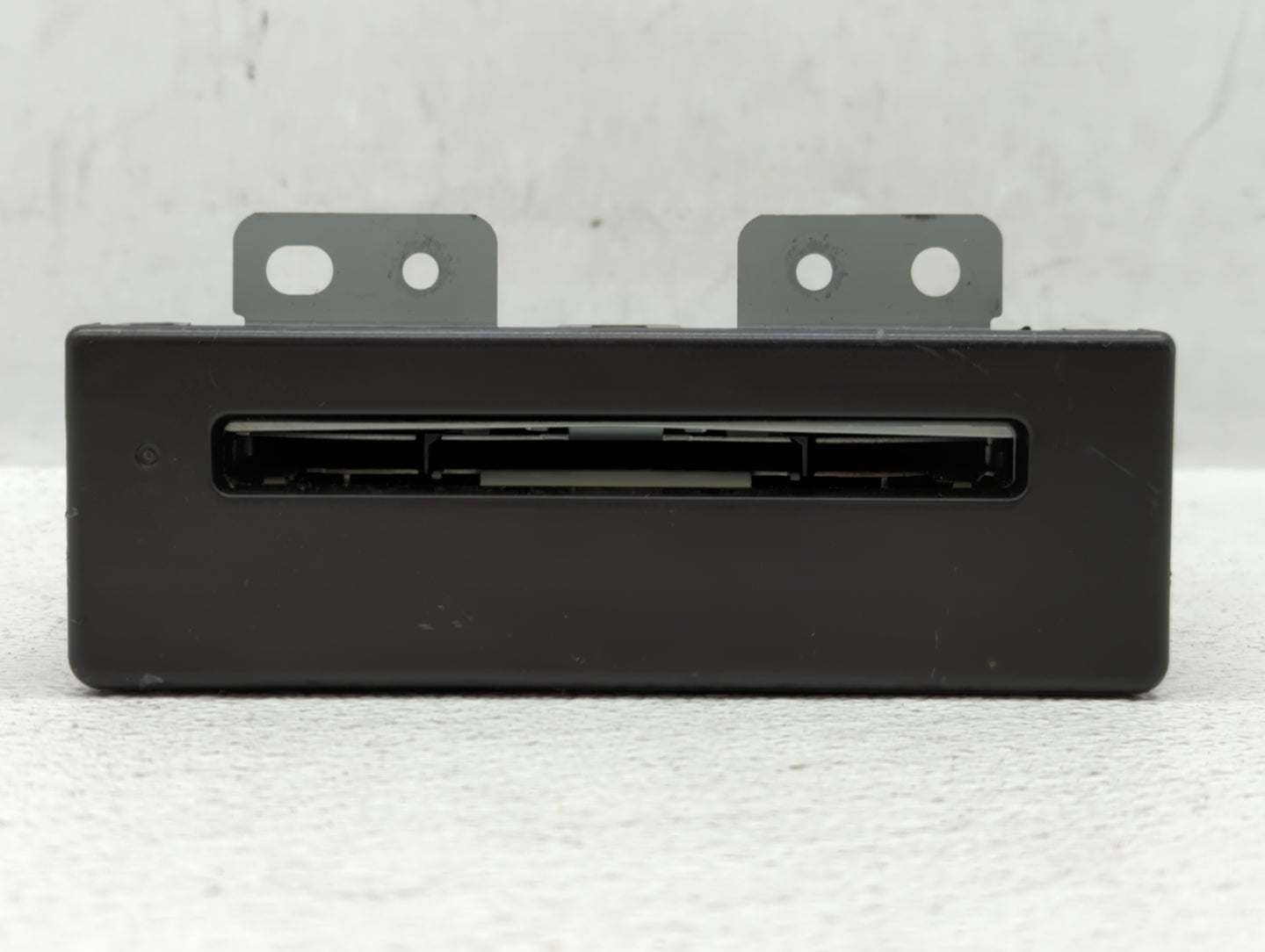 2014-2014 Gmc Sierra 1500 Am Fm Cd Player Radio Receiver - Oemusedautoparts1.com