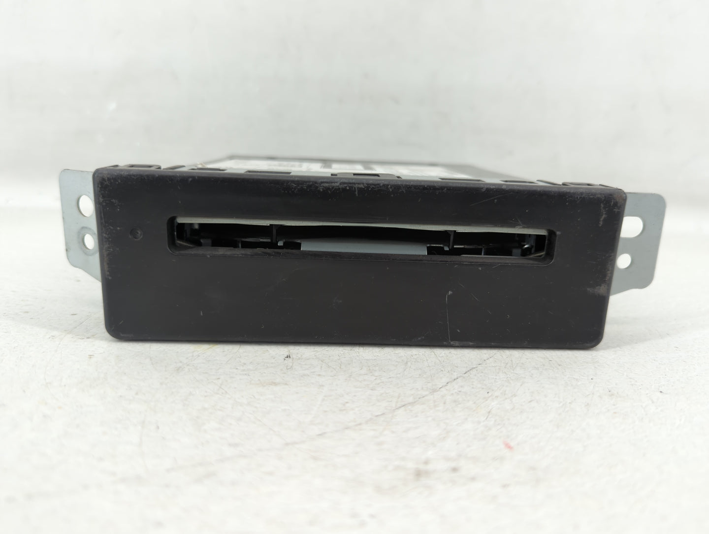 2014-2014 Gmc Sierra 1500 Am Fm Cd Player Radio Receiver - Oemusedautoparts1.com