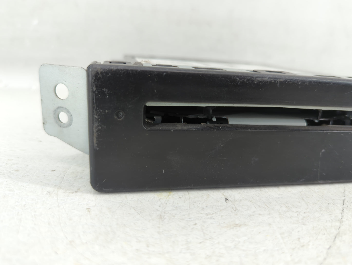 2014-2014 Gmc Sierra 1500 Am Fm Cd Player Radio Receiver - Oemusedautoparts1.com