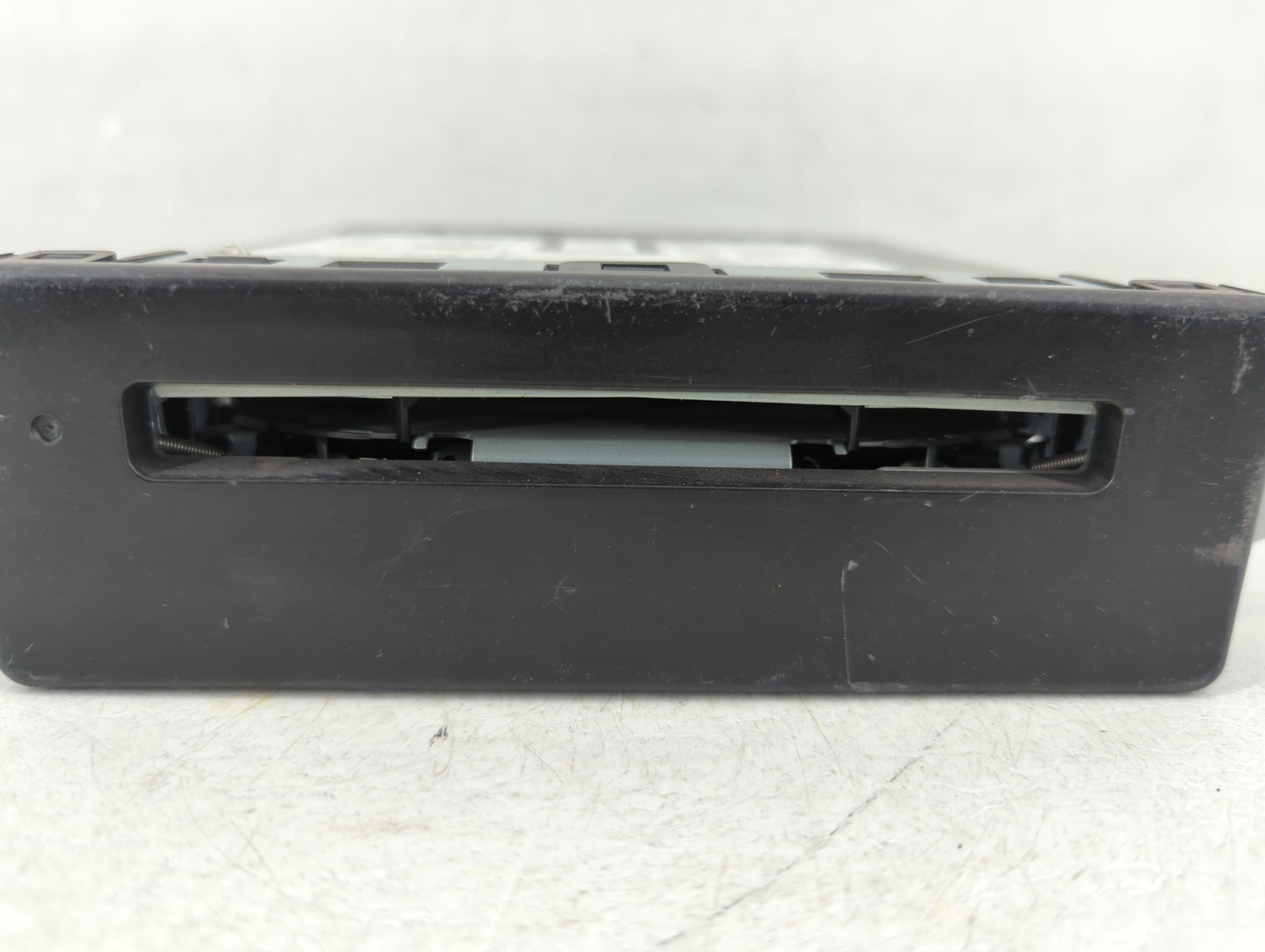 2014-2014 Gmc Sierra 1500 Am Fm Cd Player Radio Receiver - Oemusedautoparts1.com