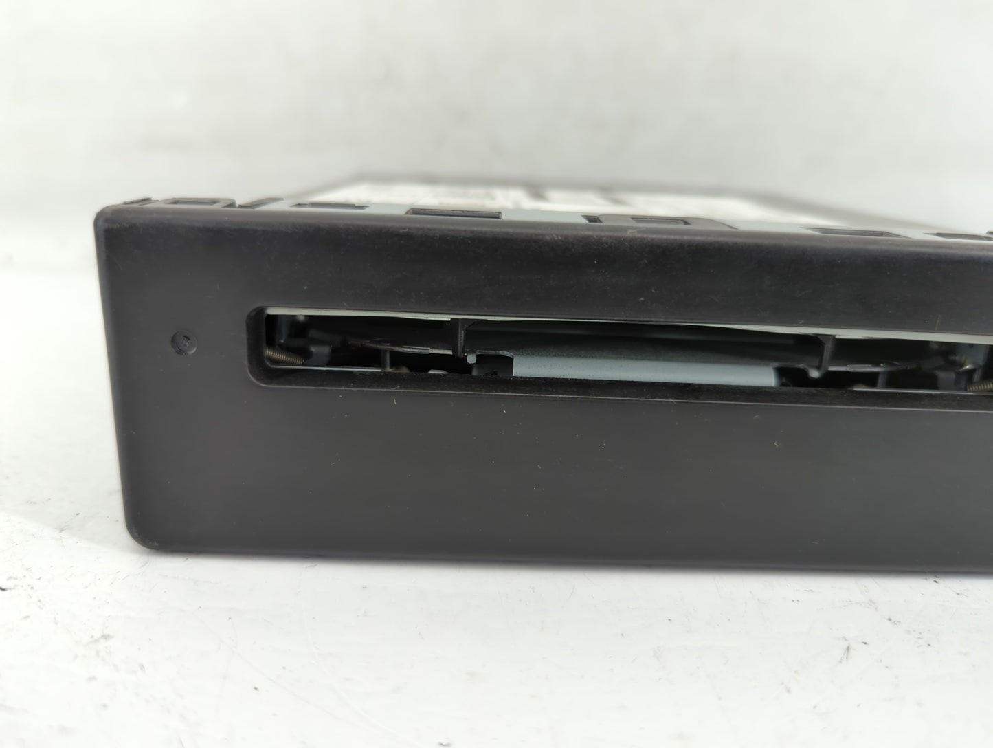 2014-2014 Gmc Sierra 1500 Am Fm Cd Player Radio Receiver - Oemusedautoparts1.com
