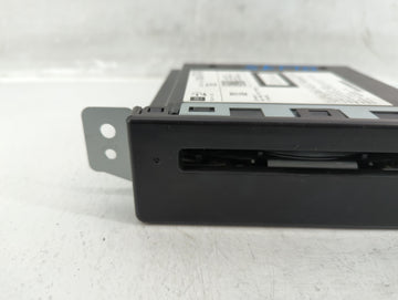 2014 Gmc Sierra 1500 Radio AM FM Cd Player Receiver Replacement P/N:13590747 Fits Fits 2013 2015 OEM Used Auto Parts