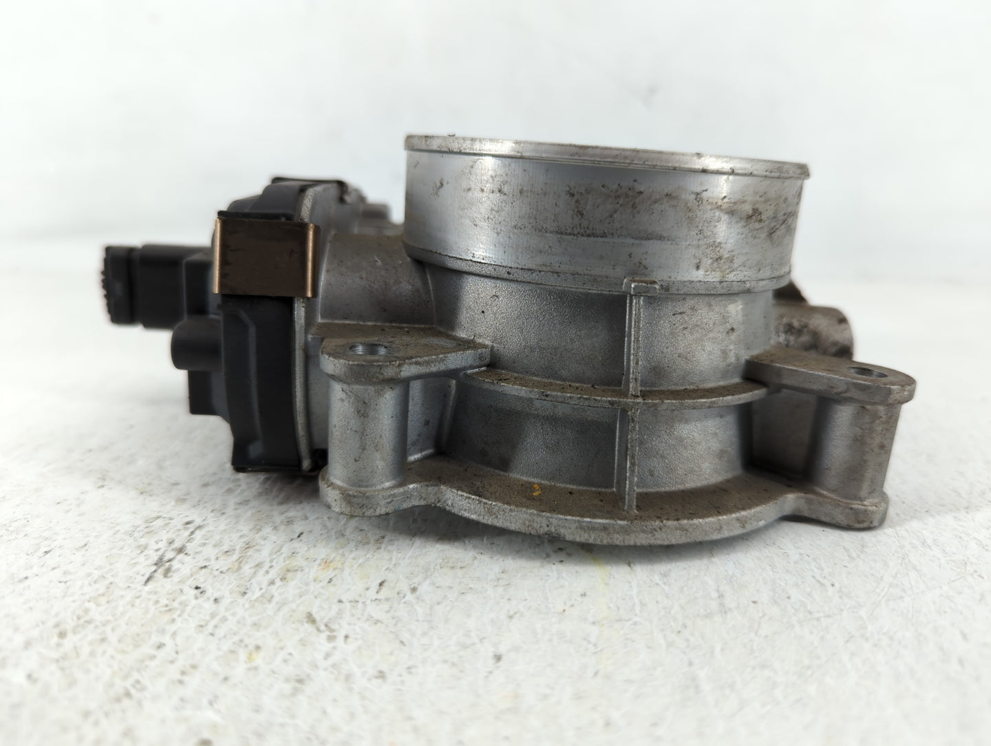 2014-2022 Gmc Sierra 1500 Throttle Body P/N:12617792 Fits Fits 2014 2015 2016 2017 2018 2019 2020 2021 2022 OEM Used Auto Pa