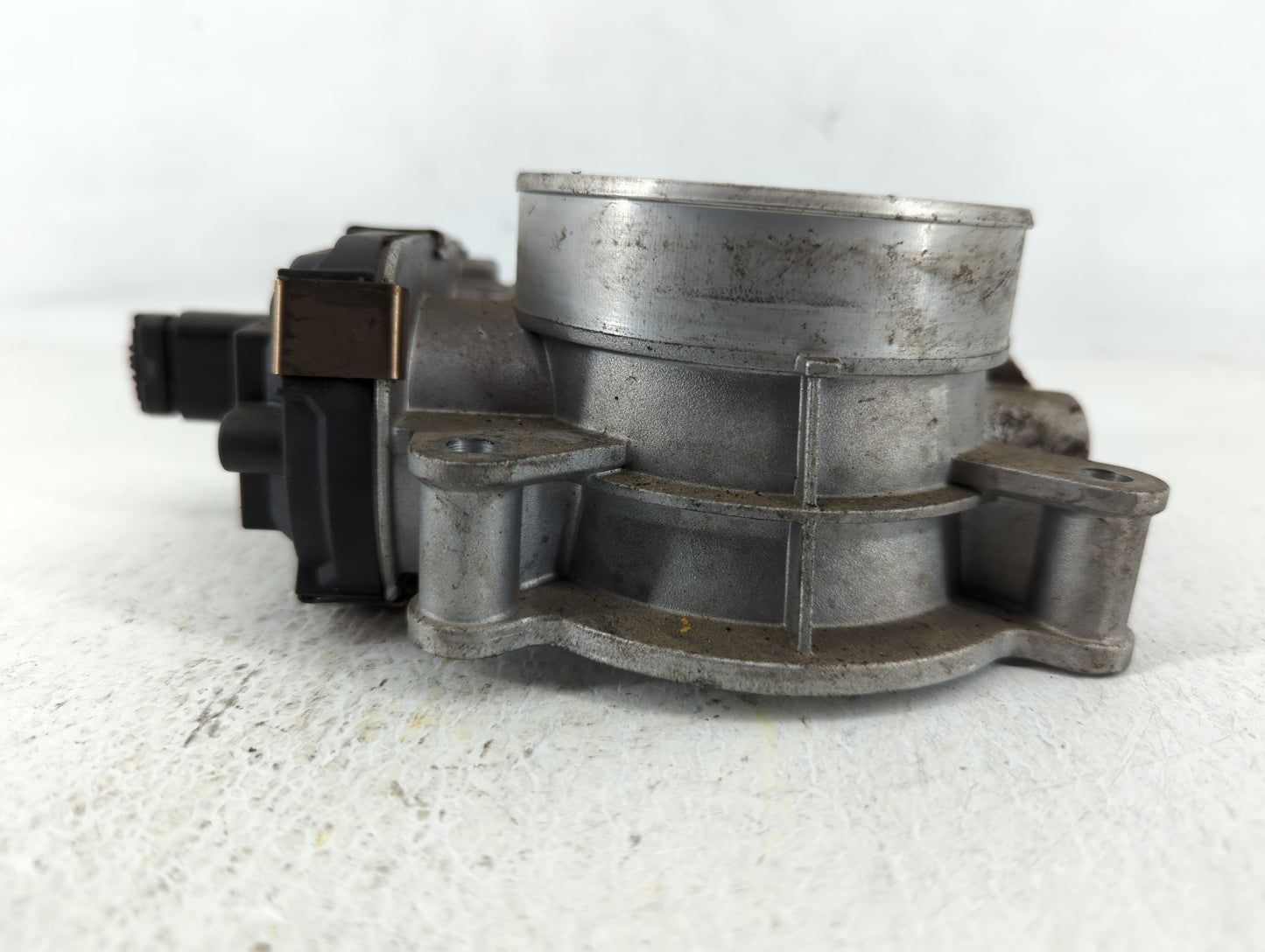2014-2022 Gmc Sierra 1500 Throttle Body P/N:12617792 Fits Fits 2014 2015 2016 2017 2018 2019 2020 2021 2022 OEM Used Auto Pa