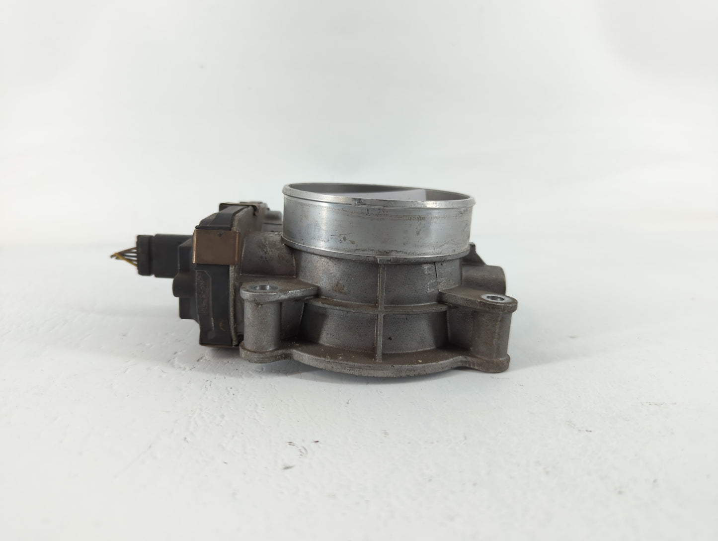 2014-2022 Gmc Sierra 1500 Throttle Body P/N:12617792 Fits Fits 2014 2015 2016 2017 2018 2019 2020 2021 2022 OEM Used Auto Pa