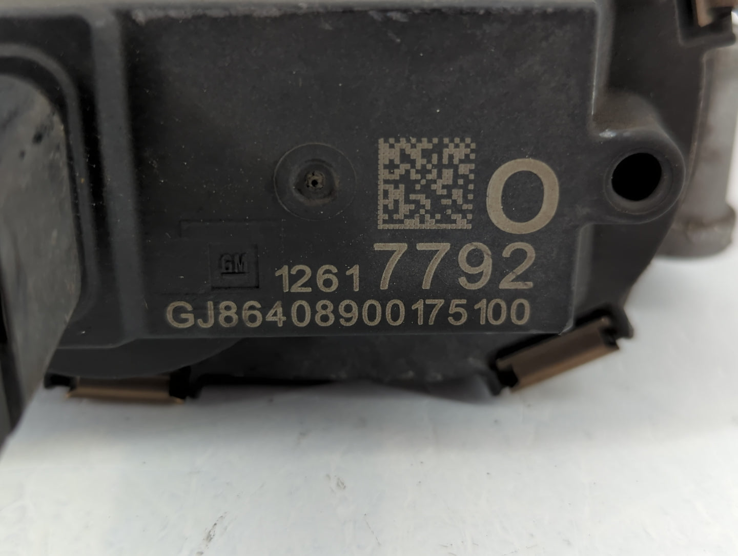 2014-2022 Gmc Sierra 1500 Throttle Body P/N:12617792 Fits Fits 2014 2015 2016 2017 2018 2019 2020 2021 2022 OEM Used Auto Pa