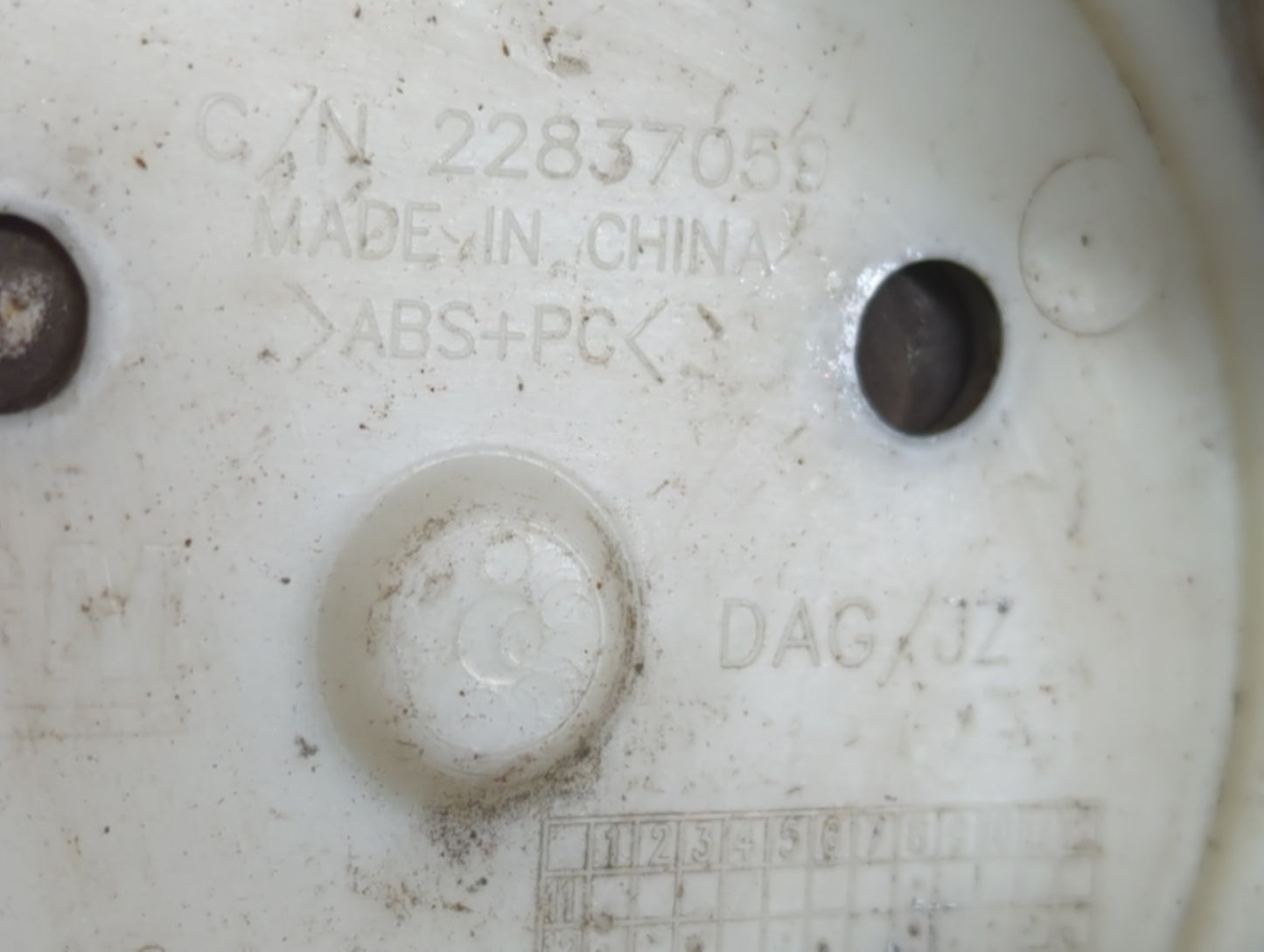 2014 Gmc Sierra 1500 Rim Wheel Center Cap 743123 - Oemusedautoparts1.com