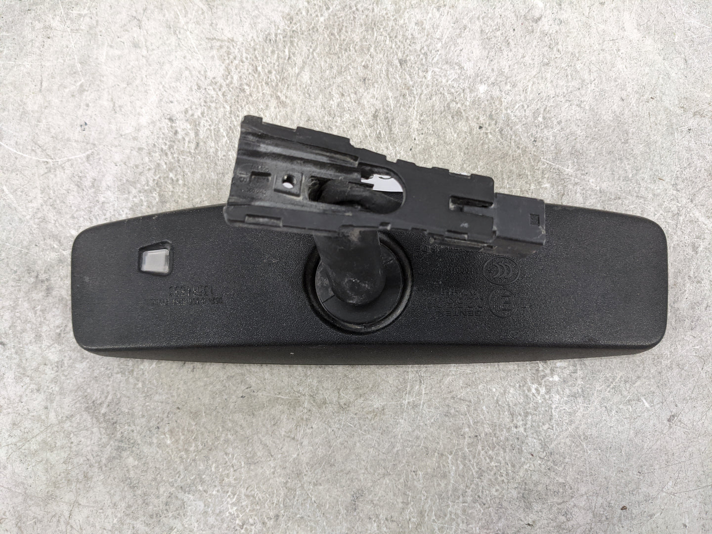 2014 Gmc Sierra 3500 Interior Rear View Mirror Replacement OEM P/N:026538 GNTX-858 Fits OEM Used Auto Parts - Oemusedautopar