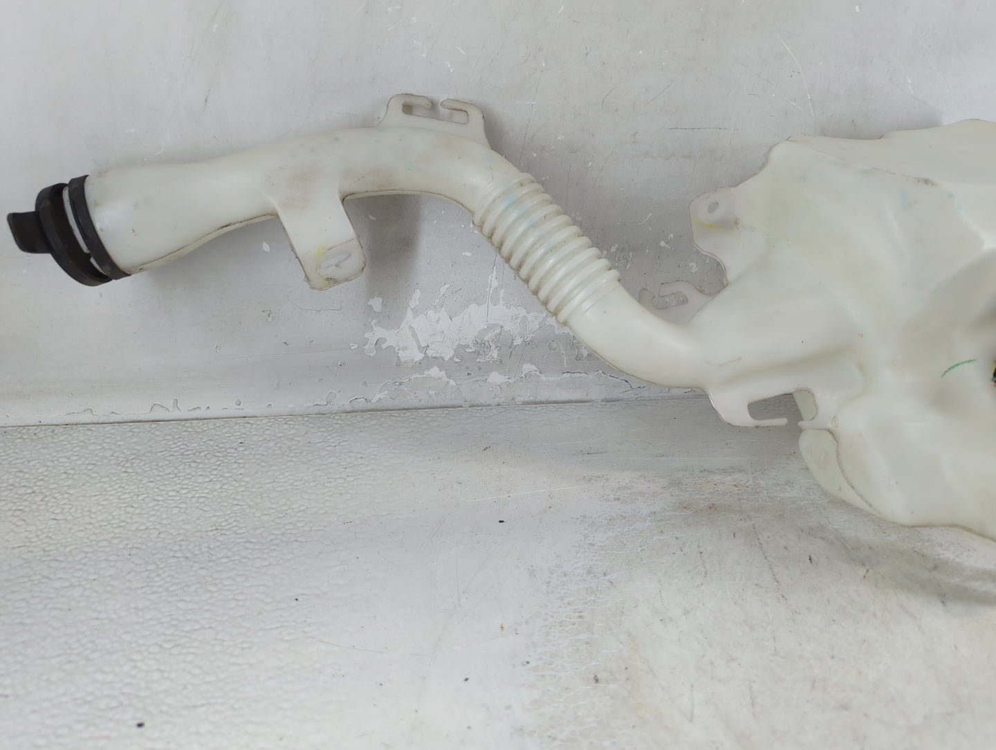 2010-2017 Gmc Terrain Windshield Washer Fluid Reservoir Bottle Oem - Oemusedautoparts1.com