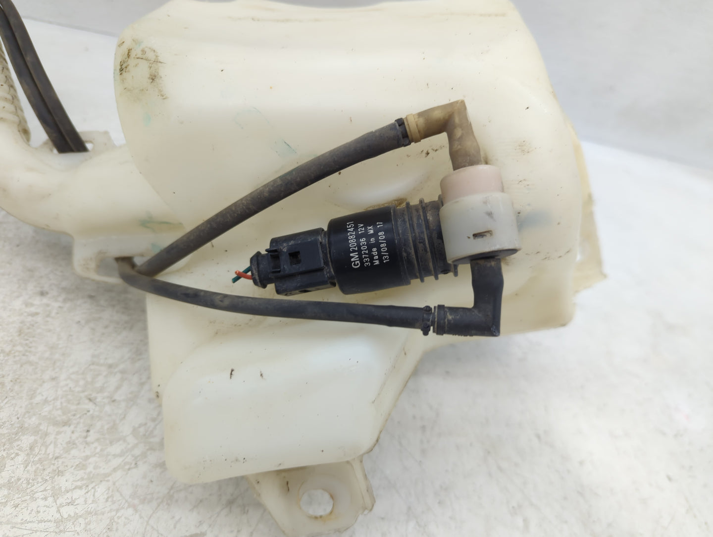 2010-2017 Gmc Terrain Windshield Washer Fluid Reservoir Bottle Oem - Oemusedautoparts1.com