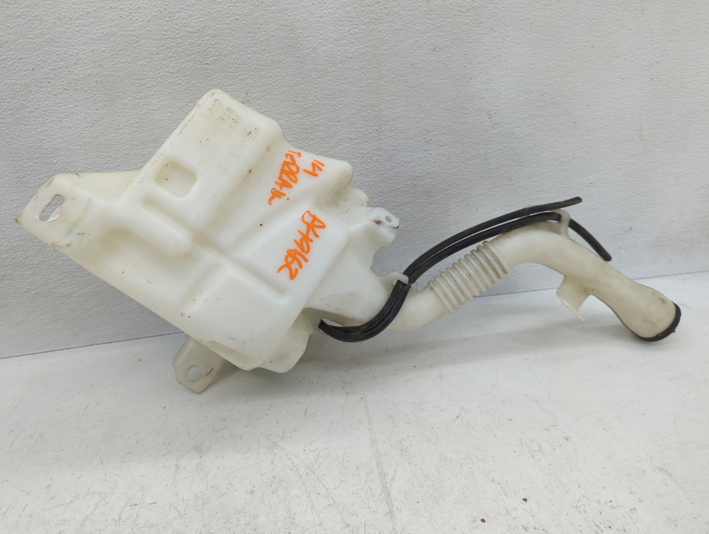 2010-2017 Gmc Terrain Windshield Washer Fluid Reservoir Bottle Oem - Oemusedautoparts1.com