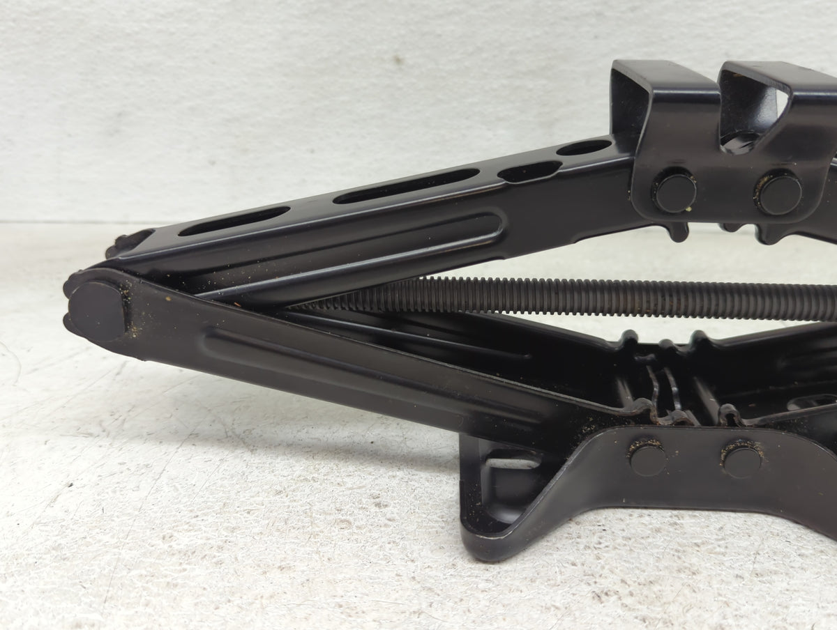Gmc Terrain Spare Scissor Car Jack 1142710 - Oemusedautoparts1.com