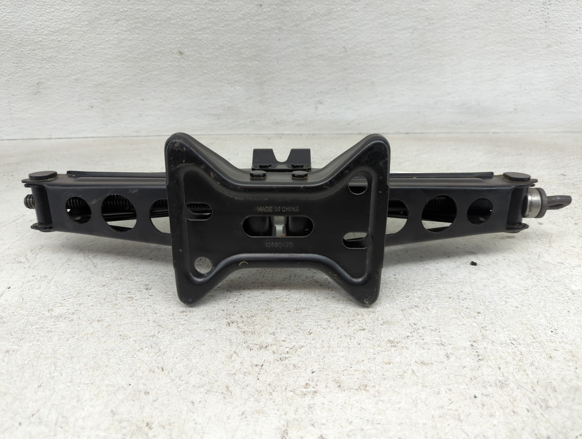 Gmc Terrain Spare Scissor Car Jack 1142710 - Oemusedautoparts1.com