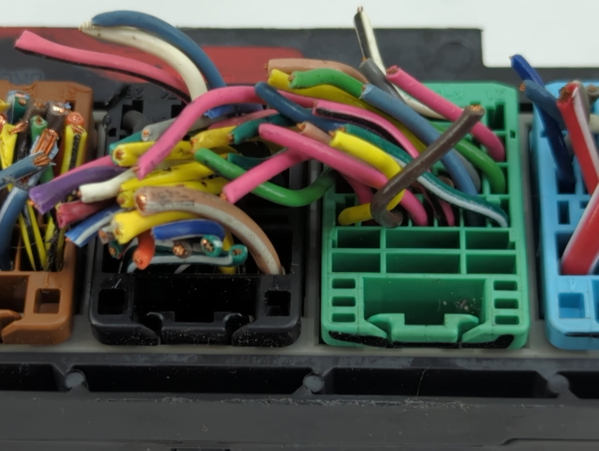 2013-2017 Gmc Terrain Body Control Module Bcm Inner Cabin Fuse Box 1147900 - Oemusedautoparts1.com
