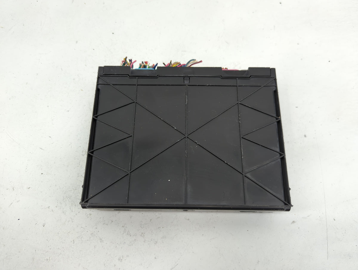 2013-2017 Gmc Terrain Body Control Module Bcm Inner Cabin Fuse Box 1147900 - Oemusedautoparts1.com