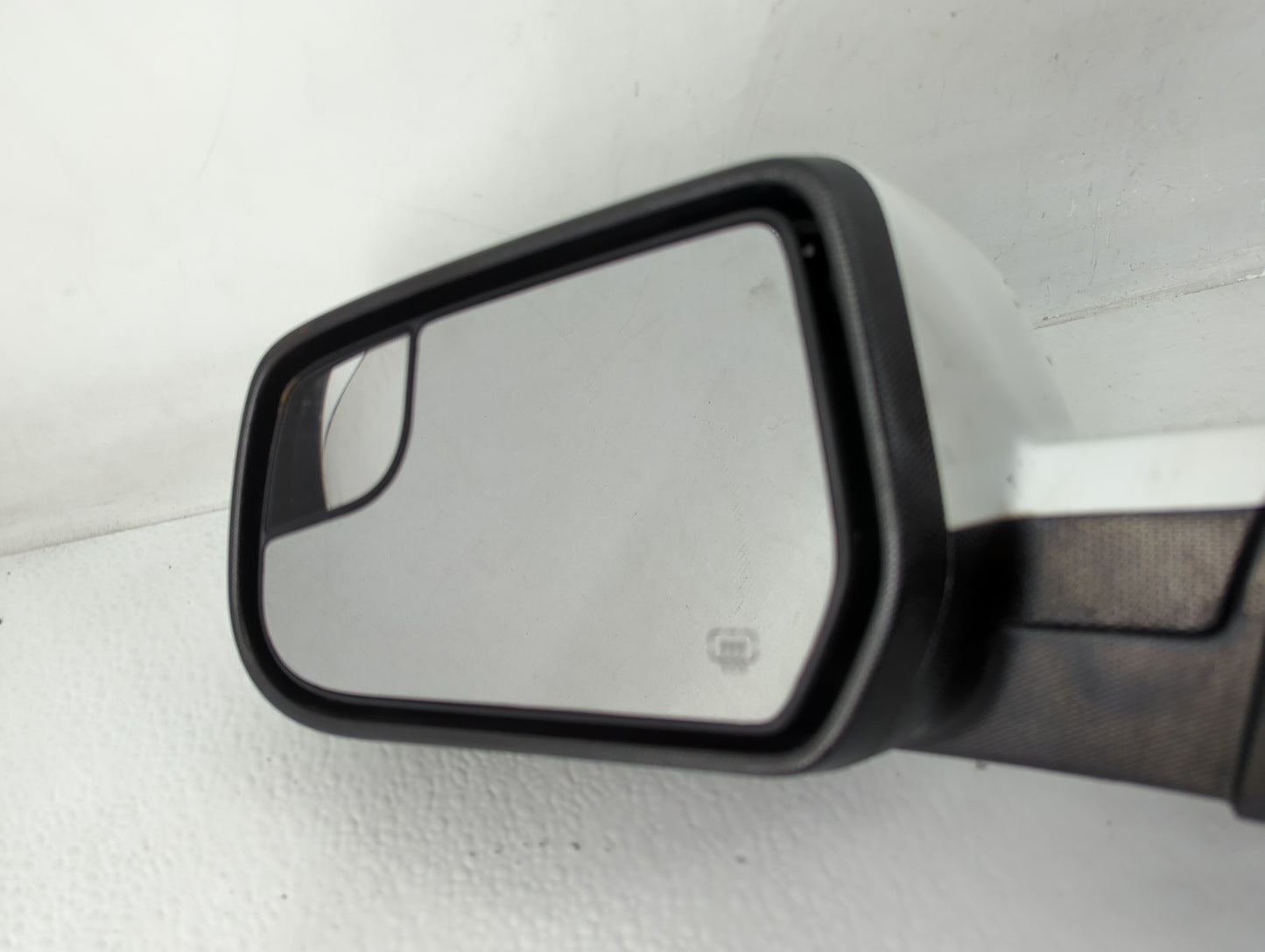 2011-2014 Gmc Terrain Driver Side View Mirror - Left Door Mirror OEM Used - Oemusedautoparts1.com
