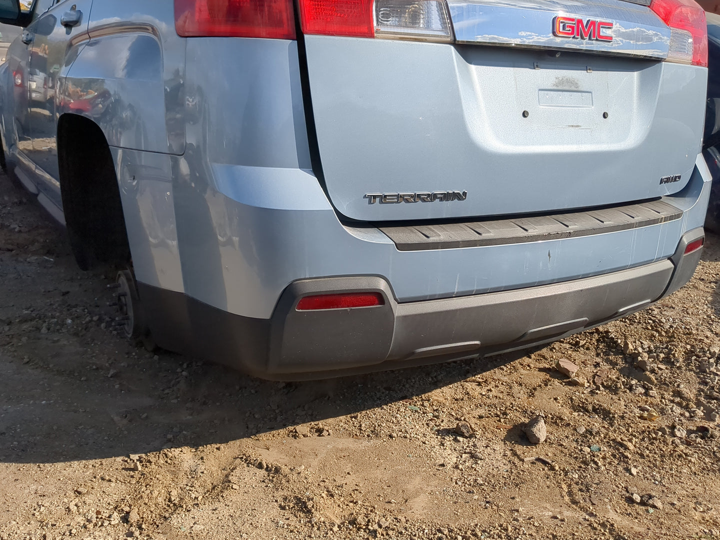 2013-2015 Gmc Terrain Rear Bumper Assembly Oem 1193532 - Oemusedautoparts1.com